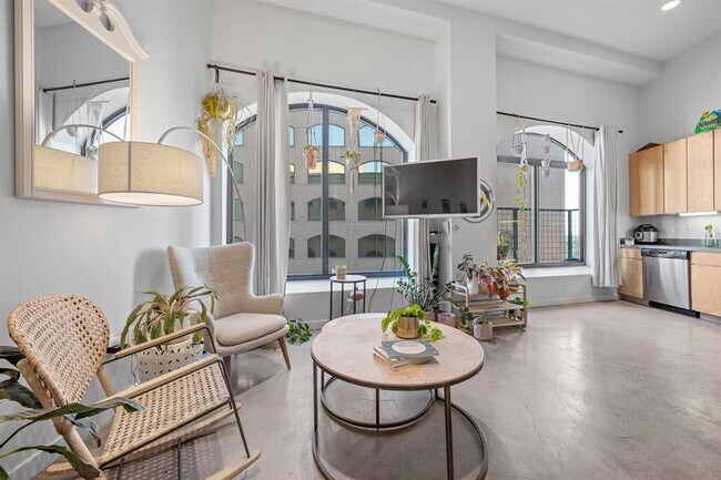 Building Photo - 507 Sabine St