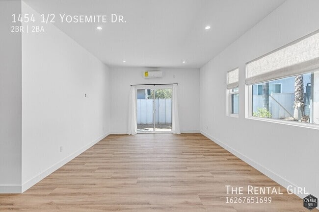 Building Photo - 1454 1/2 Yosemite Dr.-