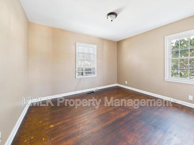 Building Photo - 871 Kennebec Ave