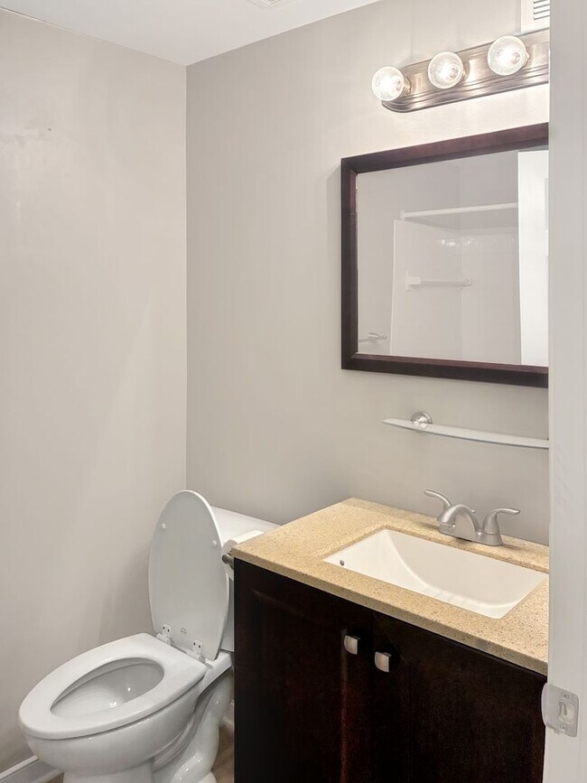 Building Photo - 2 Bedroom Condo in Glen Allen - $300 off your first month!