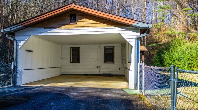 Building Photo - Newly Remodeled Home near Harris Regional ...