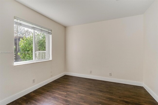 Building Photo - 1046 Golden Cane Dr