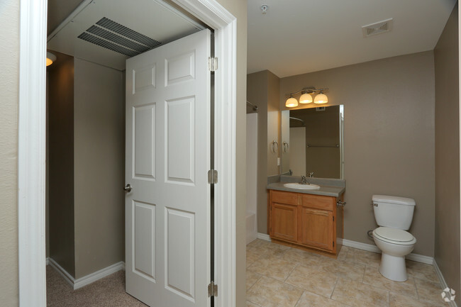 1BR - 740SF - Bathroom - Pryor Creek