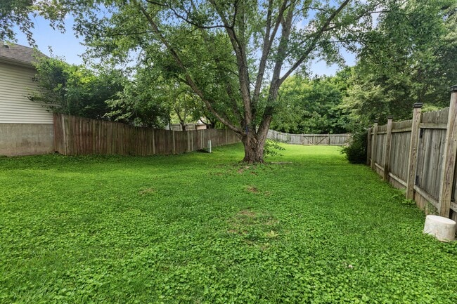 Building Photo - 364 Forest Hill Dr
