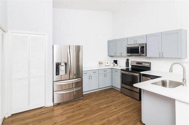Building Photo - 2774 Club Cortile Cir