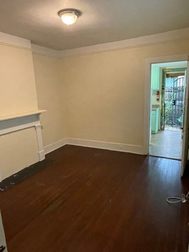 Building Photo - 2425 Upperline St