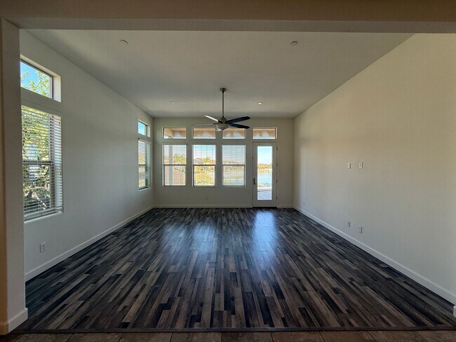 Building Photo - Lake front single story home in gated community!