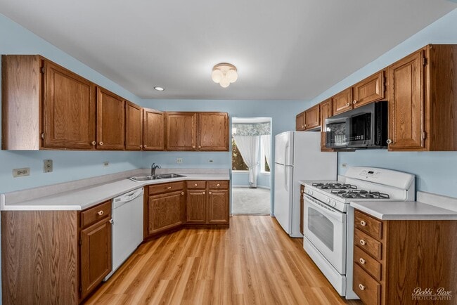 Building Photo - 800 E Saratoga Cir