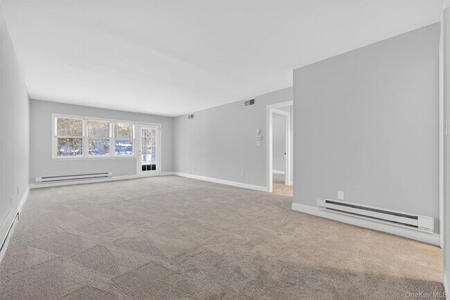 Building Photo - 180 Heritage