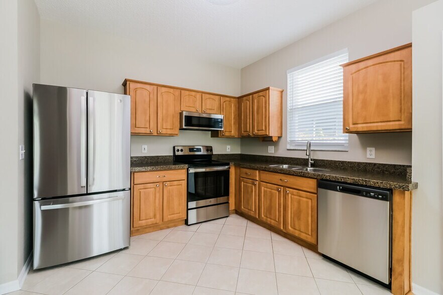Building Photo - 10324 Goldenbrook Way