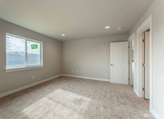 Building Photo - New Construction Three Bedroom Two Bath Be...