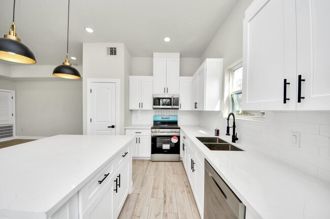 Building Photo - 7815 Joy St