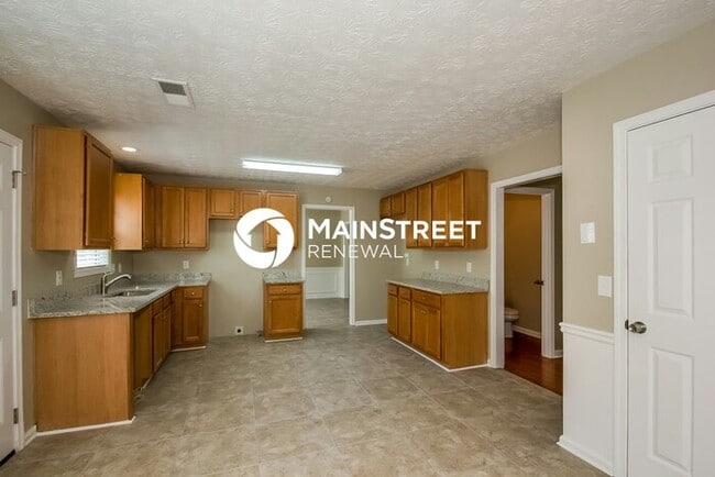 Building Photo - 2216 Swan Lake Ct