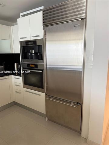 Building Photo - 17121 Collins Ave