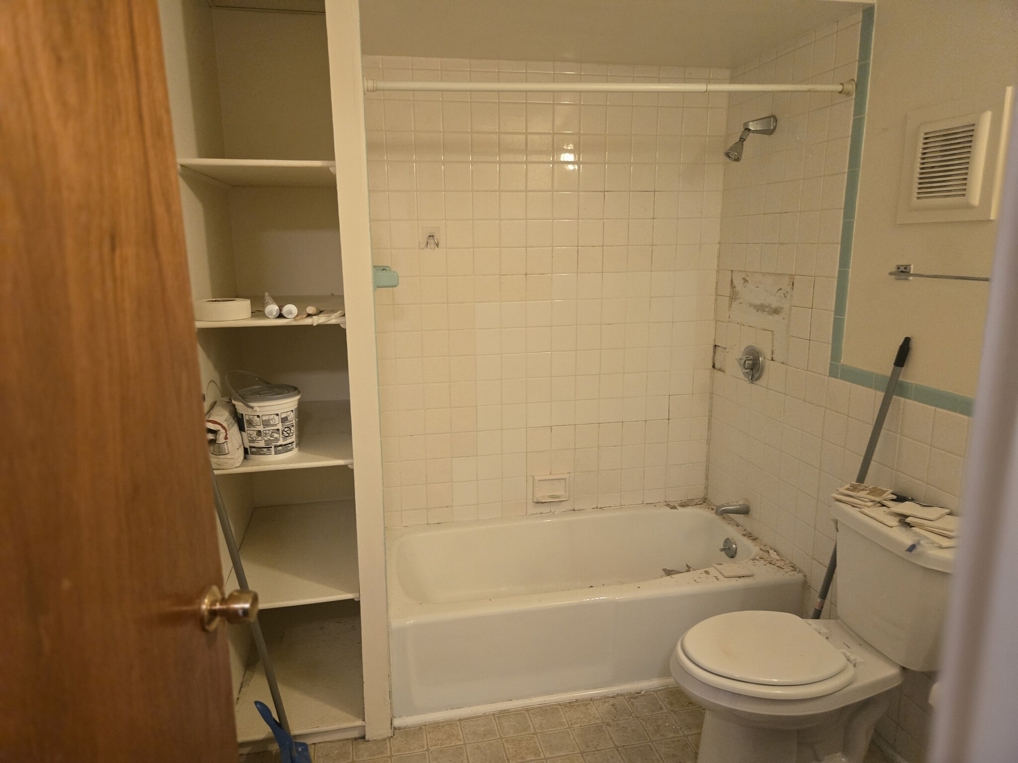 Building Photo - 90 Sutton St