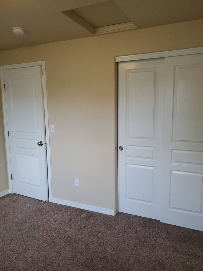 Building Photo - July & August Rent FREE - Central Heat & Air/ Garage/ Bonus Room