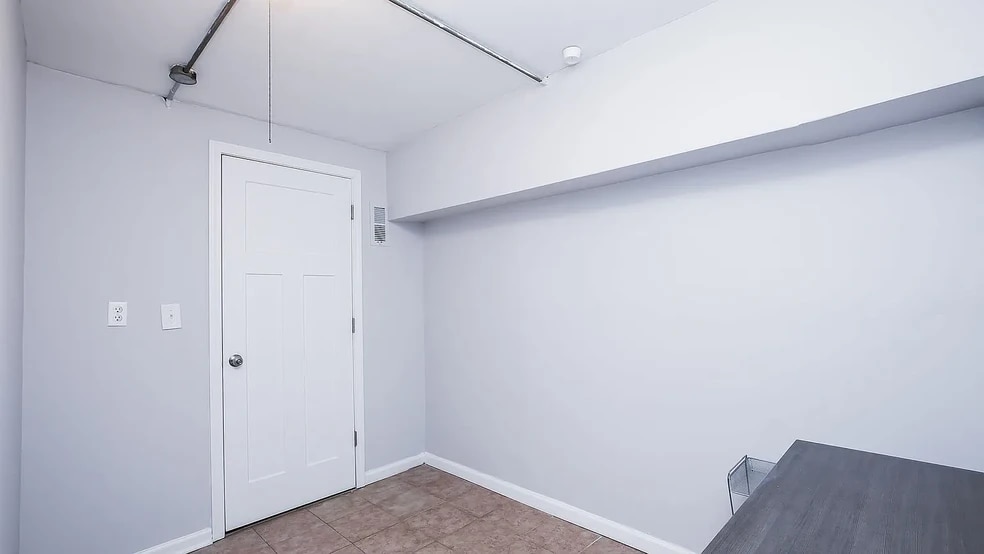 Building Photo - 5439 W Schubert Ave