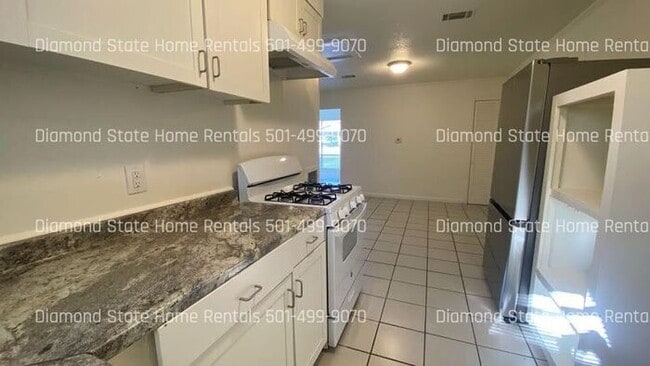 Building Photo - 824 Jane Dr