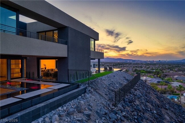 Building Photo - 804 Dragons Eye Dr