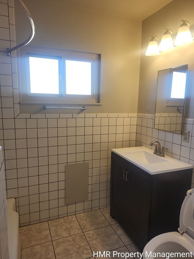 Building Photo - 3 Bedroom 1 Bath Gem For Rent!