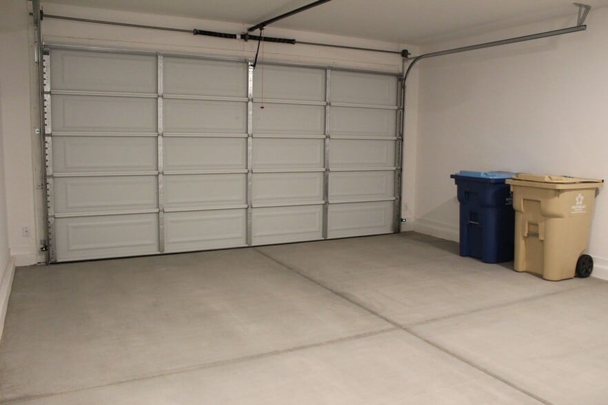 Building Photo - 19958 W Badgett Ln