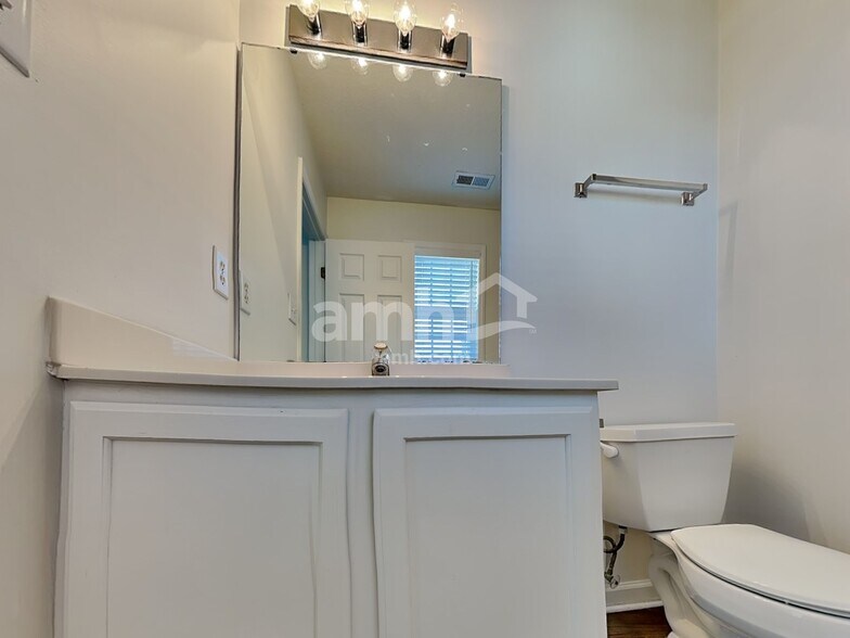 Building Photo - 5312 Tanglewood Pine Ln