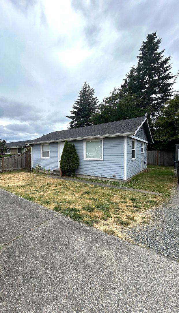 Building Photo - Cute/Cozy Marysville Homehome