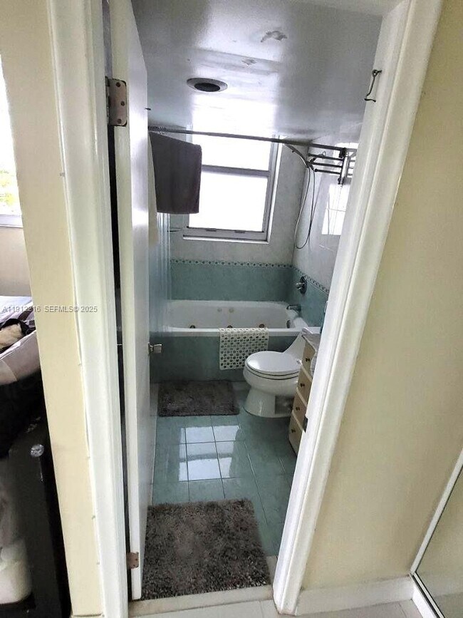 Building Photo - 3703 NE 166th St