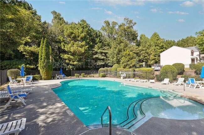 Building Photo - 1751 Bentridge Dr