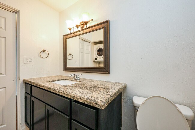 Building Photo - 7510 Shadyvilla Ln