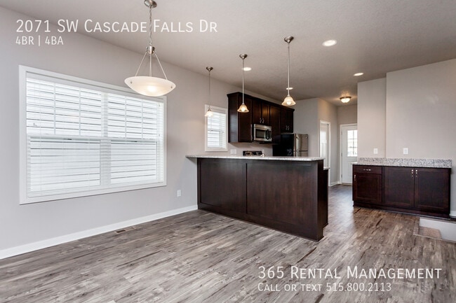Building Photo - 2071 SW Cascade Falls Dr