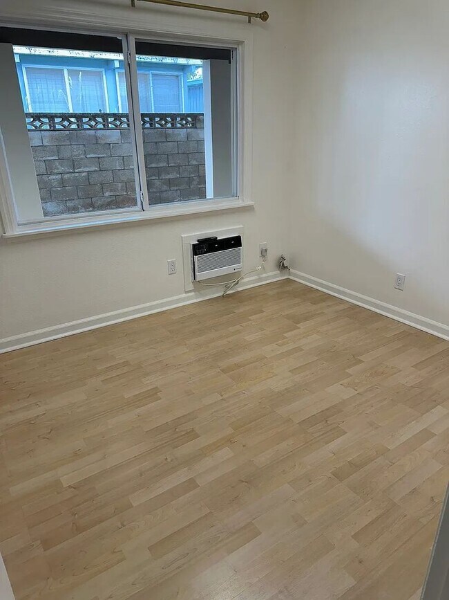 Building Photo - Spacious, 4 bedroom 2 bath single family home in Mililani located on a cul de sac.