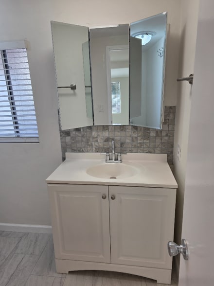 Building Photo - 1420 Coolidge Ave