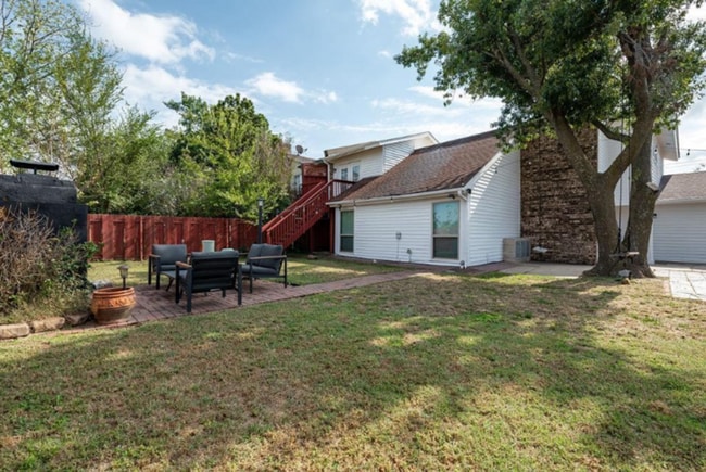 Building Photo - 301 SE 34th St