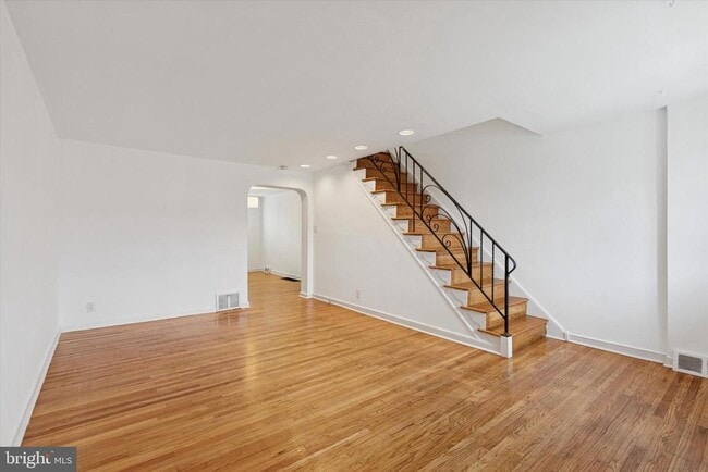 Building Photo - 8604 Bayard St