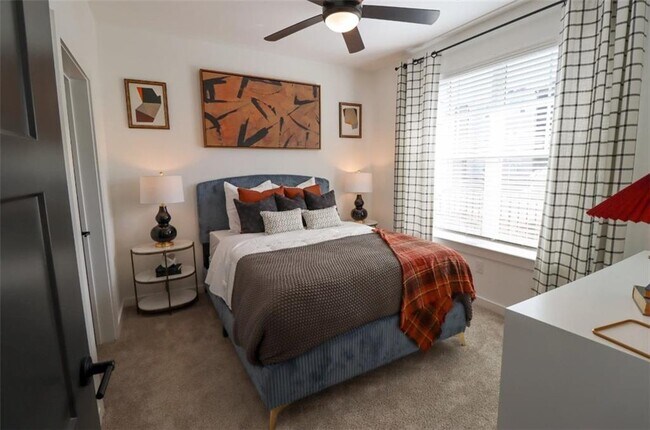 Building Photo - 305 Collins Industrial Way