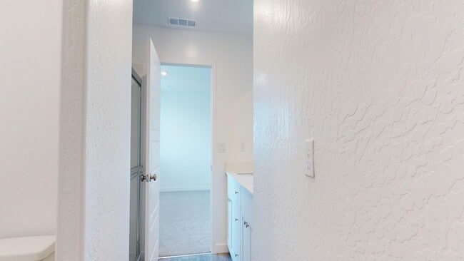 Building Photo - 3249 Carambola Ave