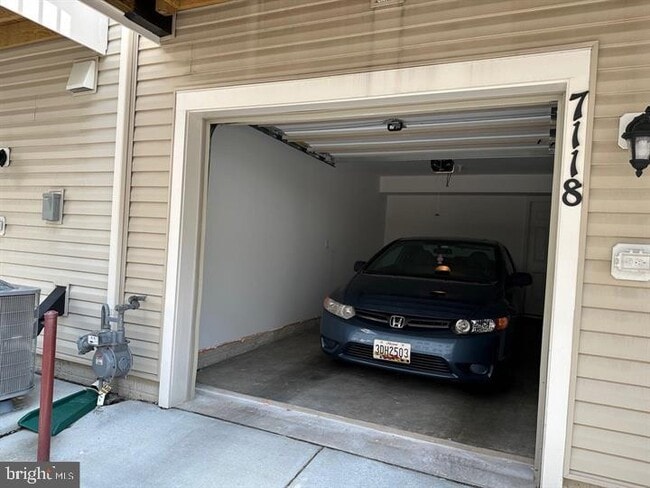 Building Photo - 7118 Rowlock Aly