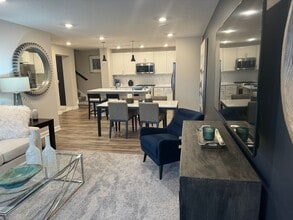 Building Photo - 3BD/ 3BA w/ Loft Townhome in Rosemount Available!