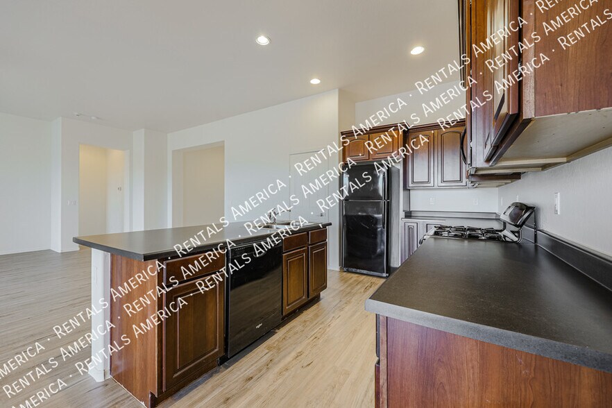 Building Photo - 16218 N 182nd Ln