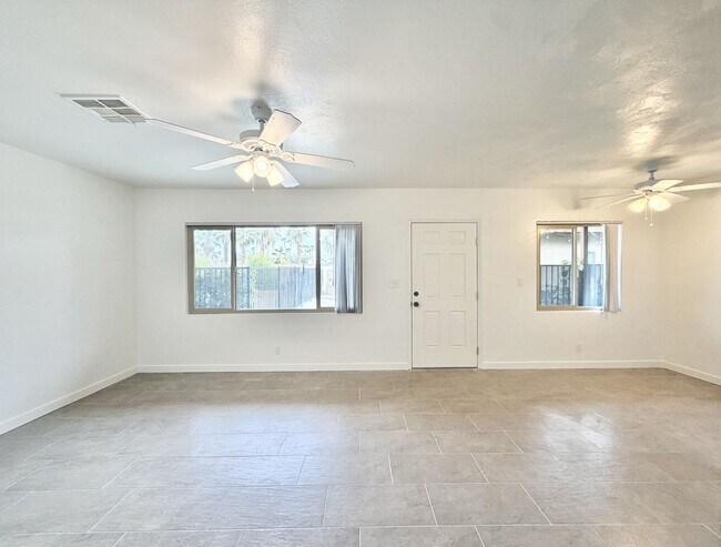Building Photo - 579 Highland Dr