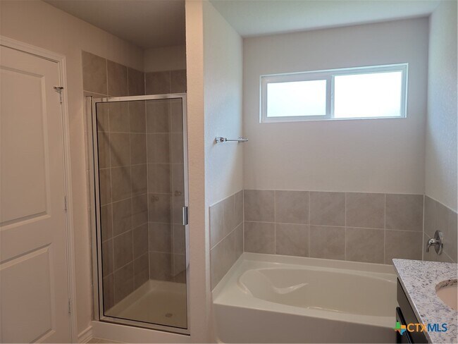 Building Photo - 613 Great Plains