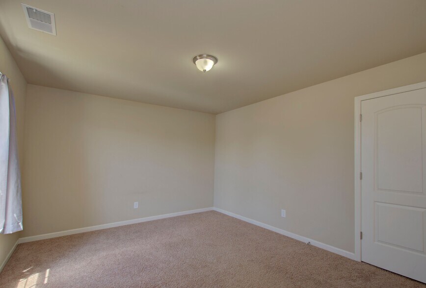 Building Photo - 28041 Kawana Ct