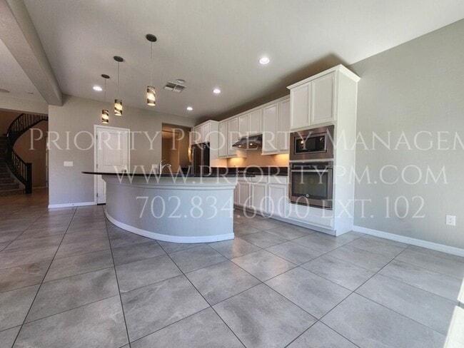 Building Photo - ~~COMING SOON~~Stunning SW Beauty! 4 Bedro...
