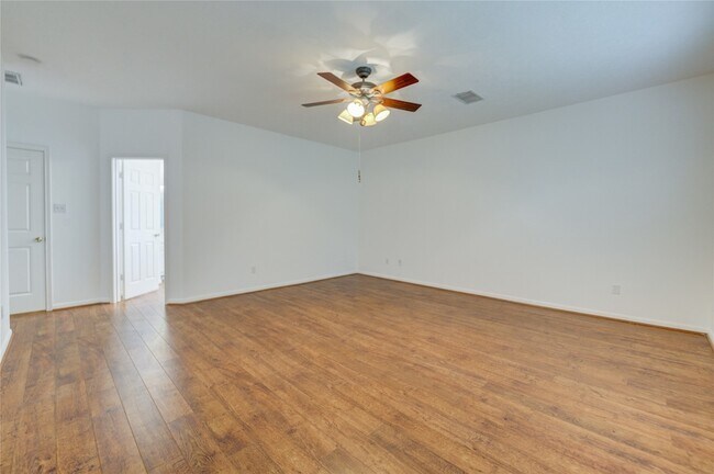 Building Photo - 16464 Beewood Glen Dr