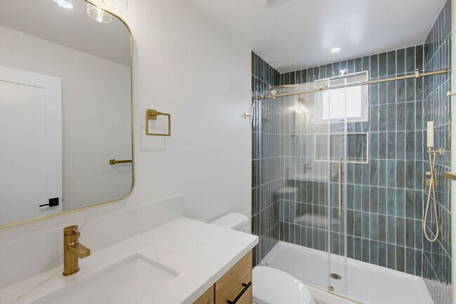 Building Photo - Breathtaking Bay Views & Large Private Deck - Walking Distance To Mission Bay