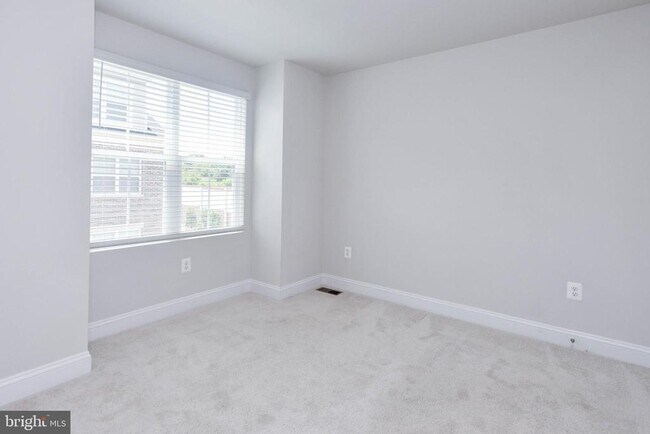 Building Photo - 7102 Druce Way