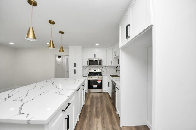 Building Photo - 918 Loper St