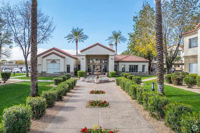 Building Photo - The Place At The Fountains At Sun City