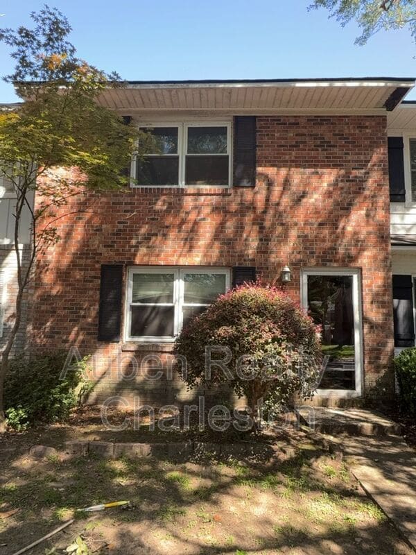 Building Photo - 730 Harbor Ln